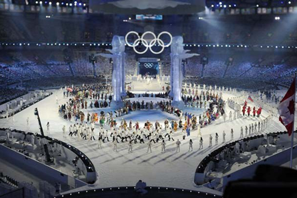 Feist Performs at Winter Olympics Medals Ceremony