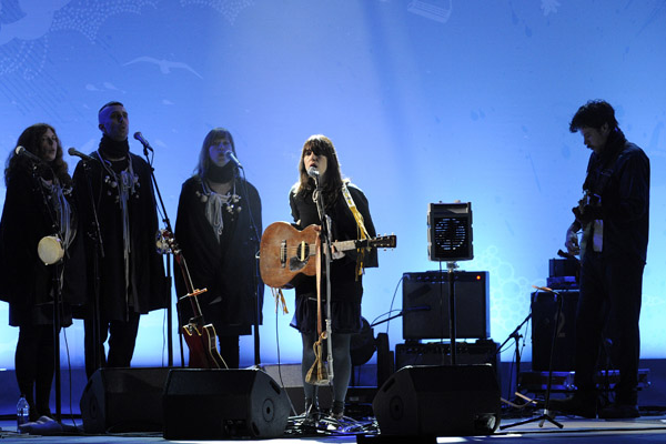 Feist Performs at Winter Olympics Medals Ceremony